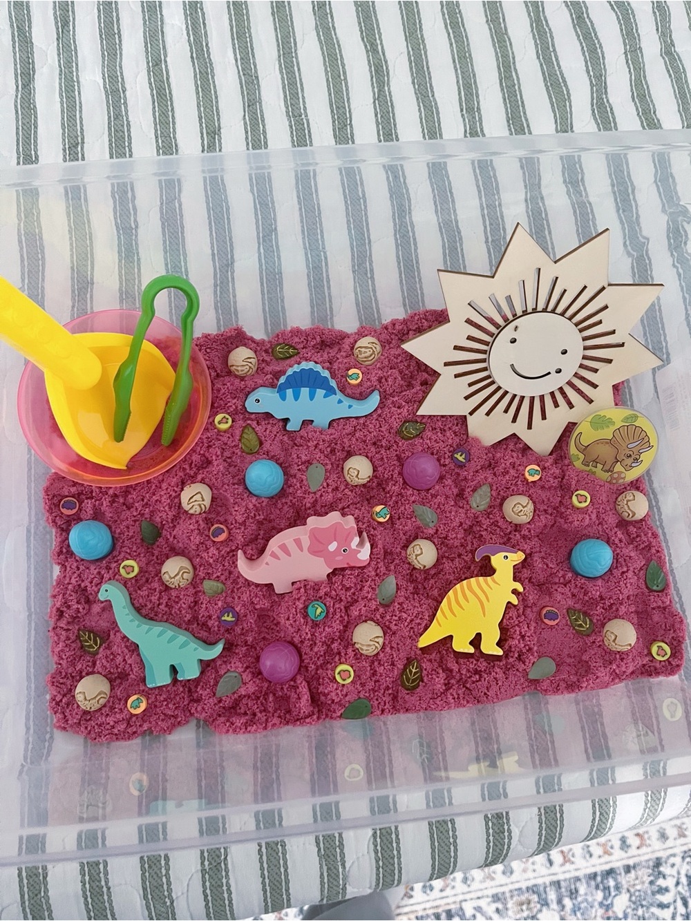 Dinosaur Dig Sensory Kit - Fossils and Eggs - Kids Toys Kinetic Sand